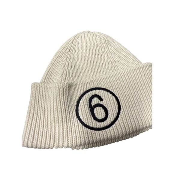 Maison Margiela MM6 Ribbed Knit Beanie With Embroidered "6" Logo In Cream - Picture 3 of 11